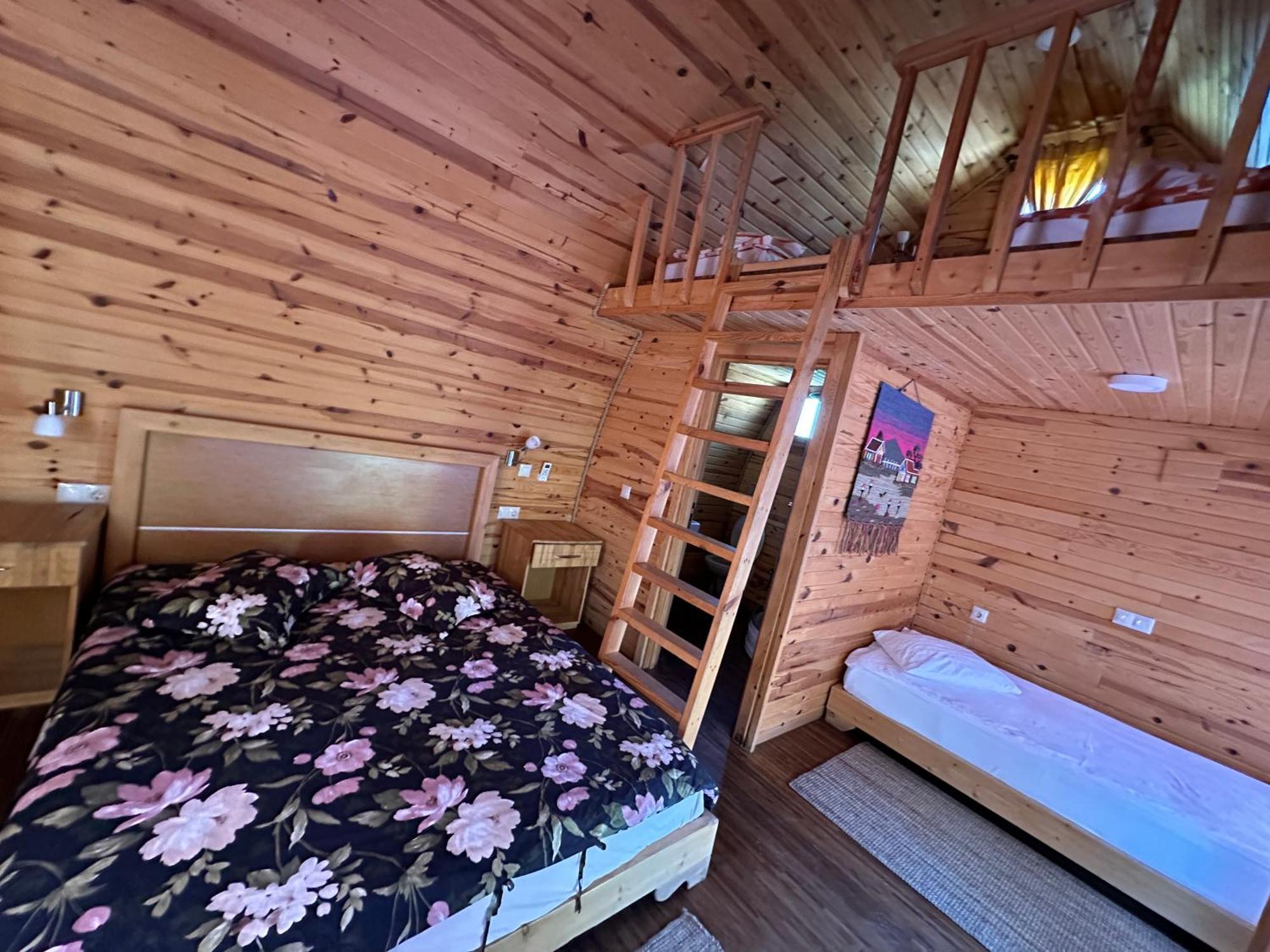 Otantik Tas Ev Bed & Breakfast Dalaman Exterior photo