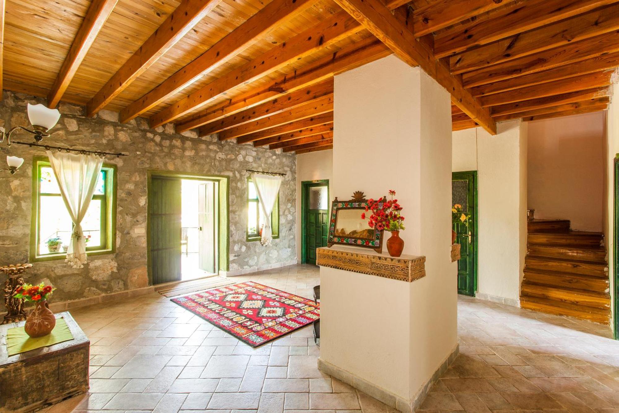 Otantik Tas Ev Bed & Breakfast Dalaman Exterior photo