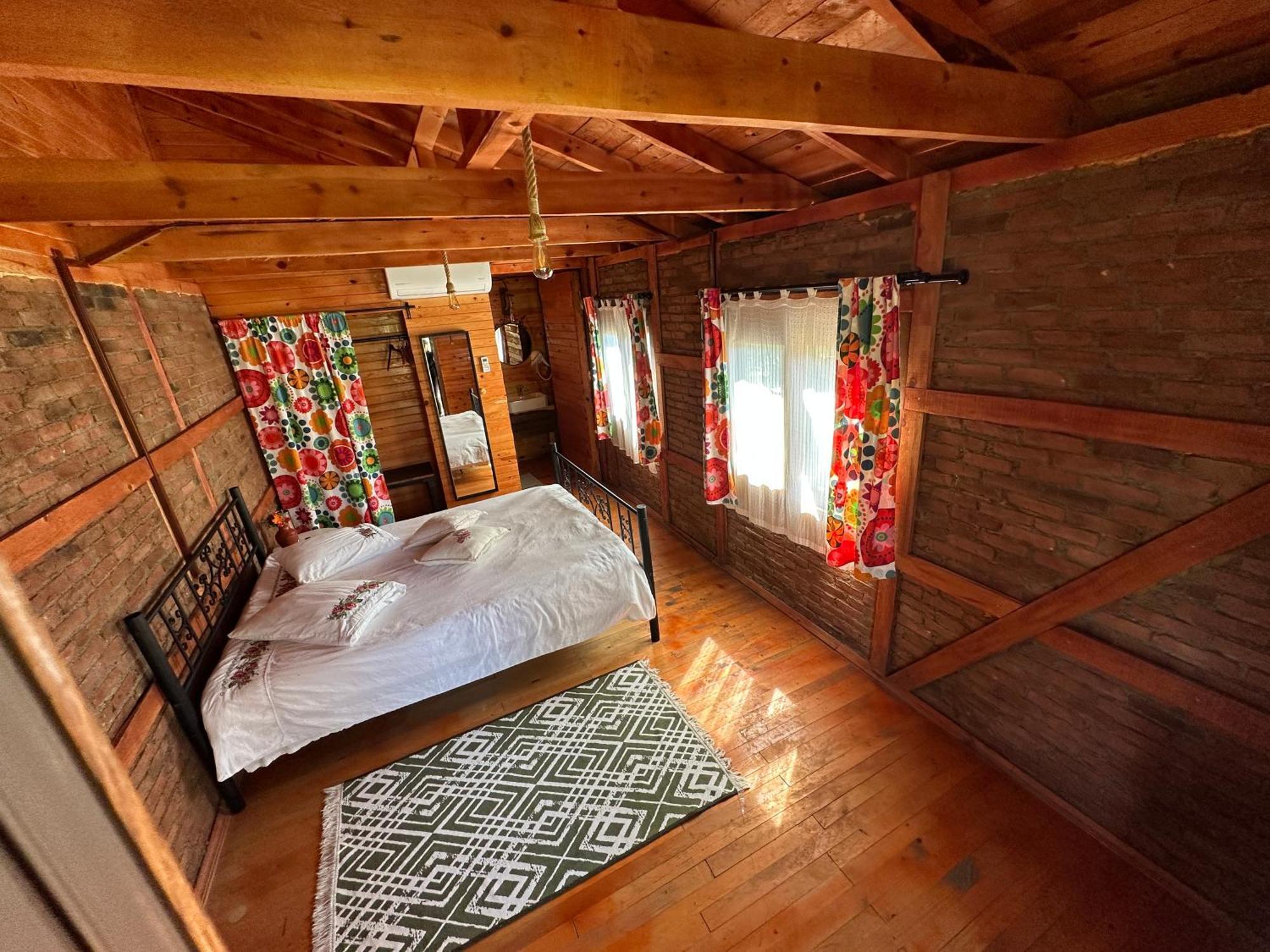 Otantik Tas Ev Bed & Breakfast Dalaman Exterior photo