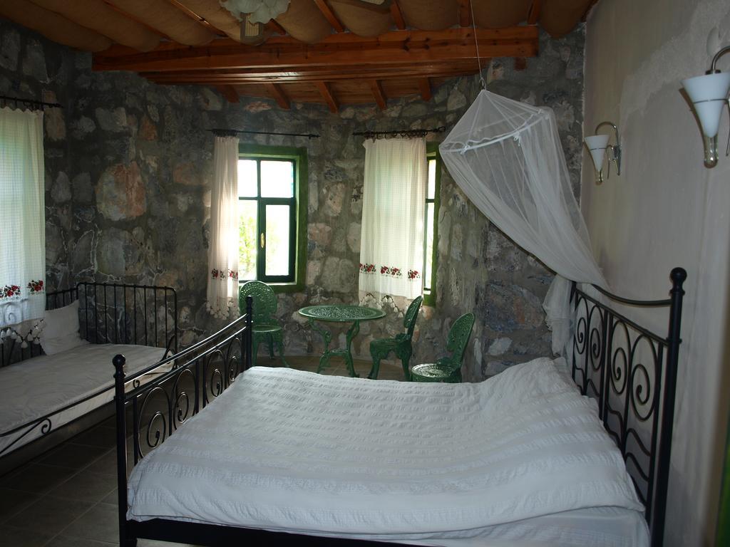 Otantik Tas Ev Bed & Breakfast Dalaman Exterior photo
