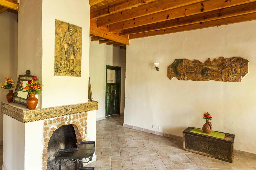 Otantik Tas Ev Bed & Breakfast Dalaman Exterior photo