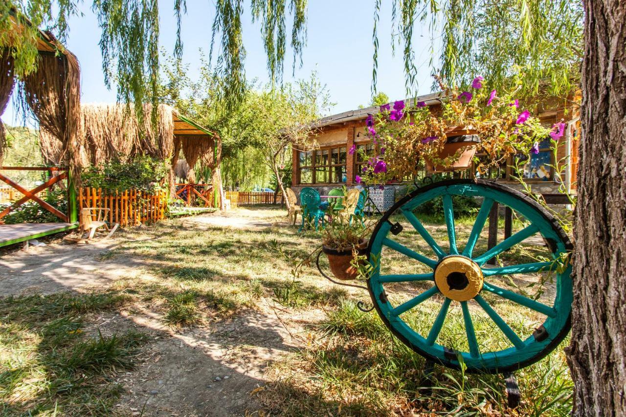 Otantik Tas Ev Bed & Breakfast Dalaman Exterior photo