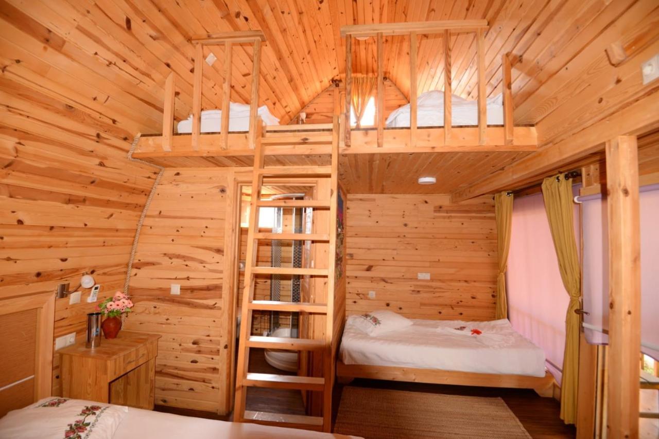 Otantik Tas Ev Bed & Breakfast Dalaman Exterior photo
