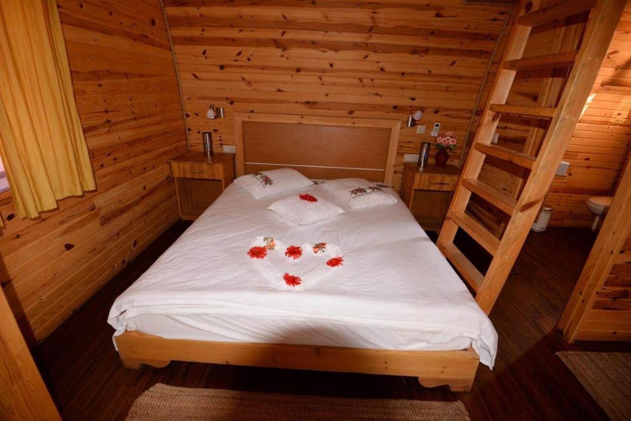 Otantik Tas Ev Bed & Breakfast Dalaman Exterior photo