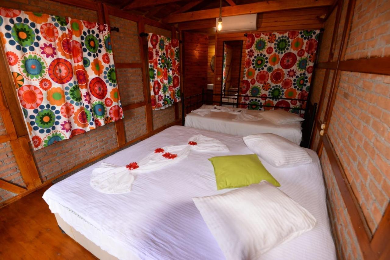 Otantik Tas Ev Bed & Breakfast Dalaman Exterior photo