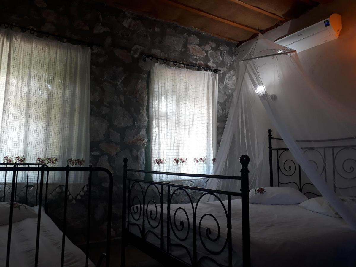 Otantik Tas Ev Bed & Breakfast Dalaman Exterior photo